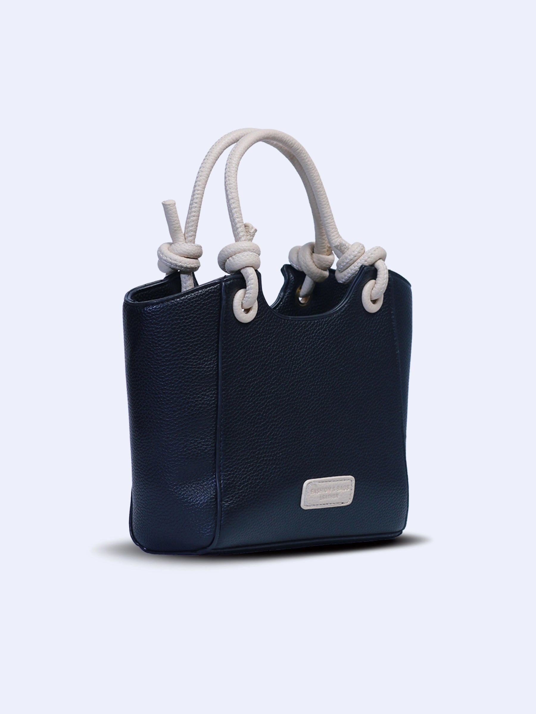 Trendy Essential